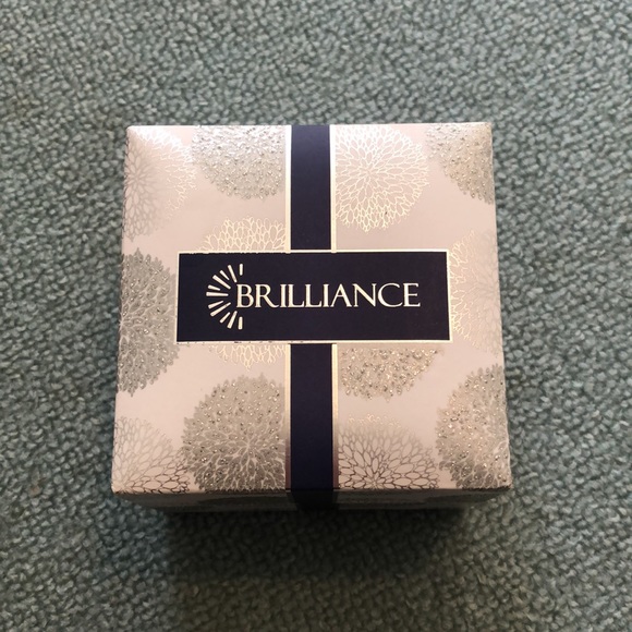 Love love love ❤️ roses 🌹 & hearts rhinestone & silver tone quality necklace - Picture 5 of 10